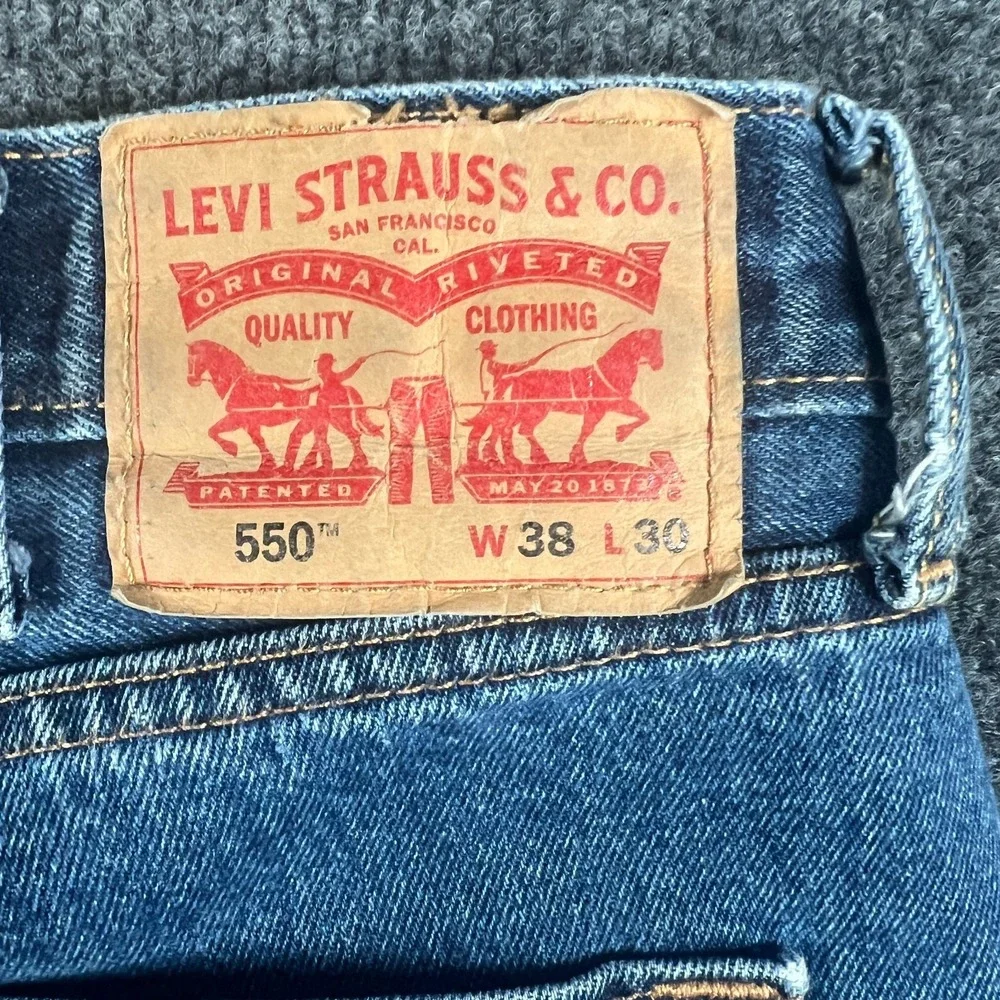 Levi's 550 Jeans Men 39x29.5 Blue Denim Cotton Straight Leg Mid Rise Relaxed Fit